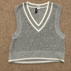 H&M Gray and White Knit Sweater Vest